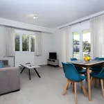 Aquavibe House